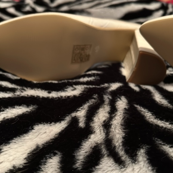 👠👠 WHITE ANKLE BOOTS - Picture 9 of 11